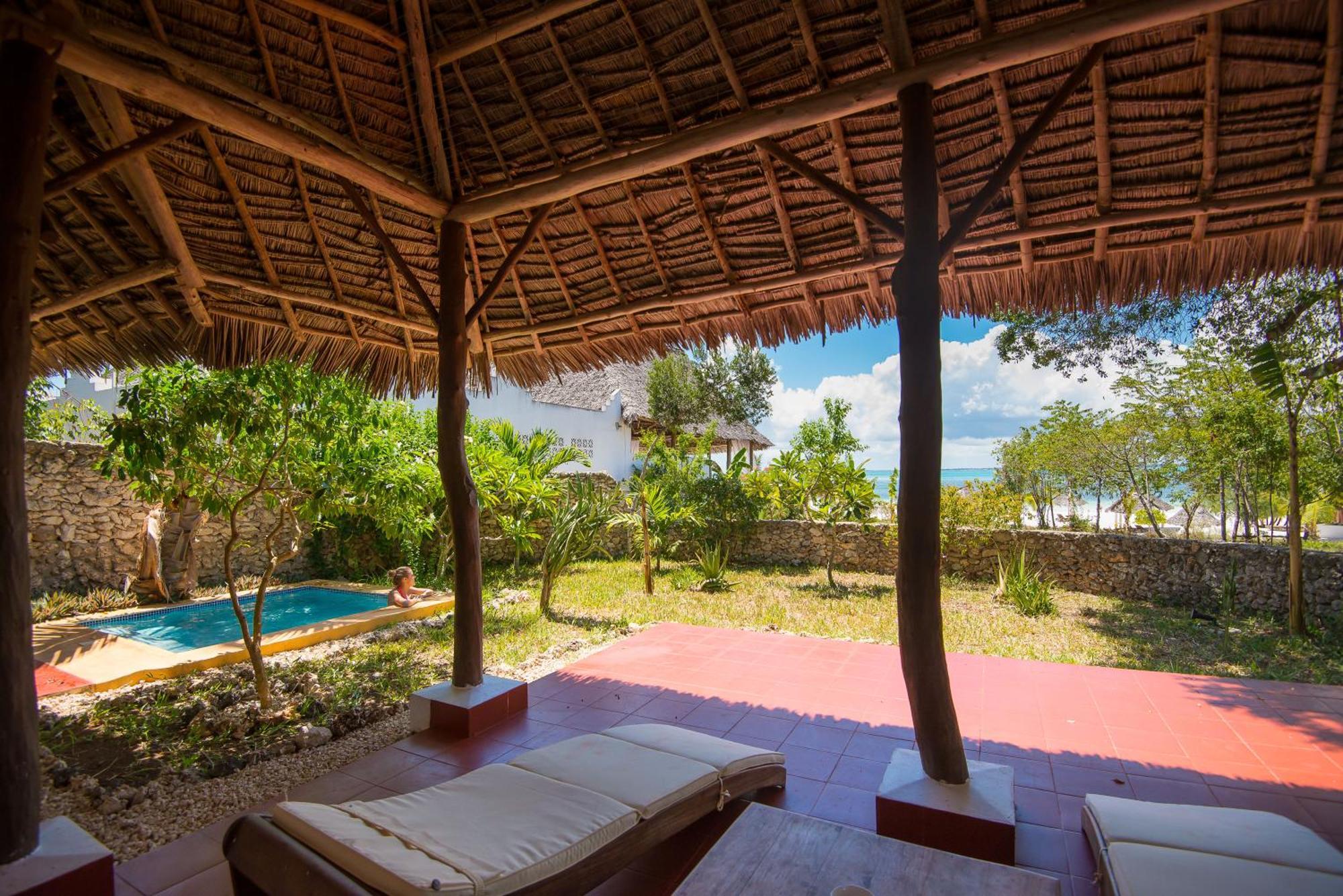 Michamvi Konokono Beach Resort And Isaraya Luxury Overwater Villas חדר תמונה